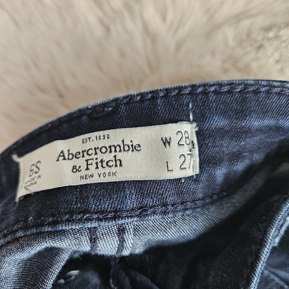 Abercrombie & Fitch | Skinny Jean - Dark Wash - 28 - Picture 2 of 2